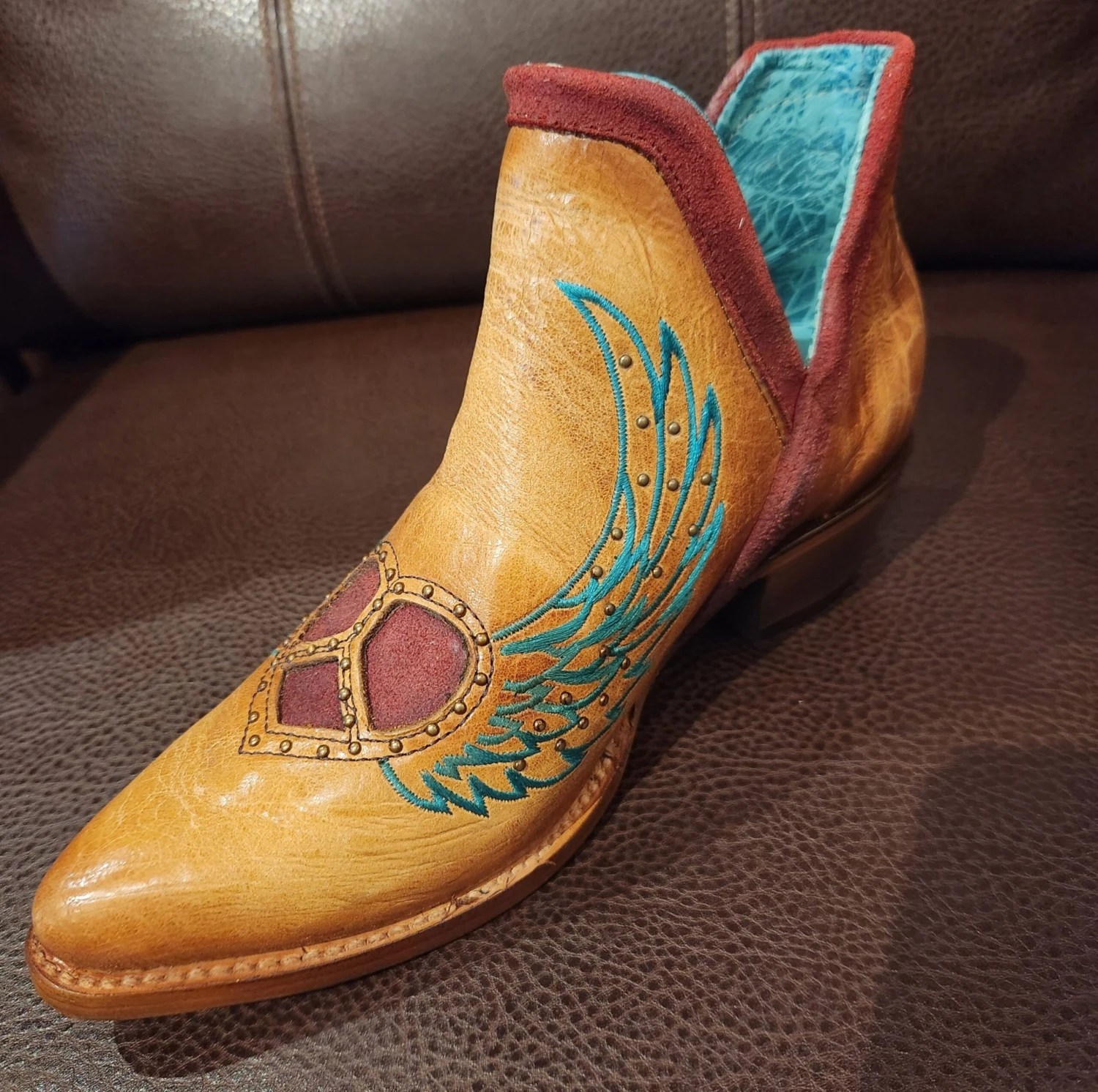 Corral Women's Honey Heart & Wings Inlay & Embroidery & Studs Ankle Boot Z2007 1 Corral Women's Honey Heart & Wings Inlay & Embroidery & Studs Ankle Boot Z2007